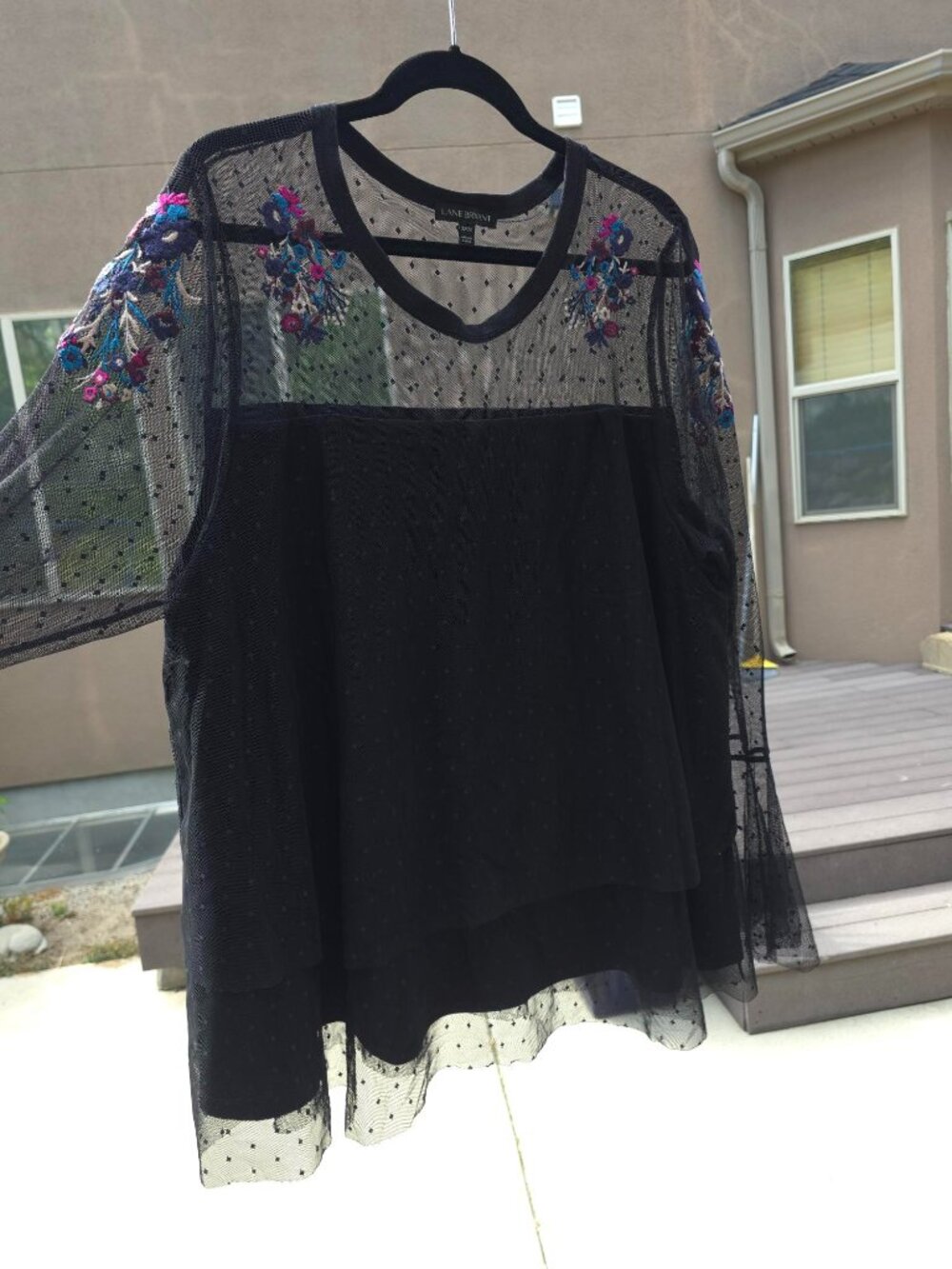 Black mesh floral embroidered top 22/24